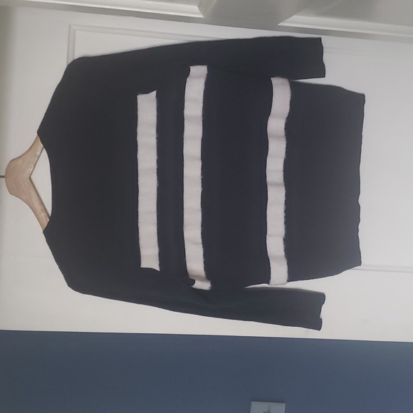 Draper James L Striped Sweater - Picture 6 of 6